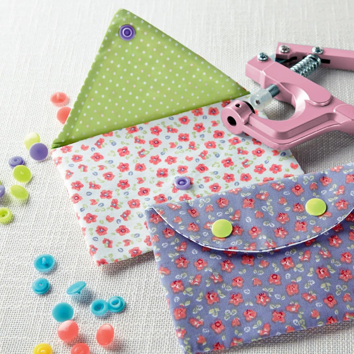 Plastic Snap Fastener Kit with Plier, Pink