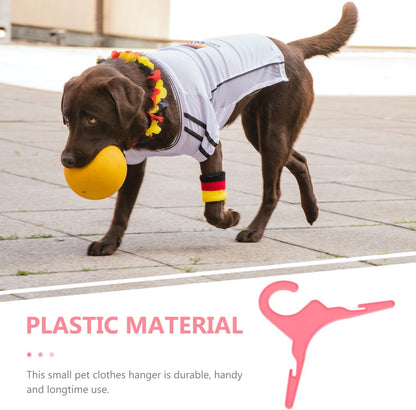 Pet Clothes Hanger Dog Clothes Hanger for Puppy and Cat Apparel Anti-Skid Clothing Hanging Rack Portable Plastic Pet Clothing Rack for Indoor and Outdoor Closet Organization