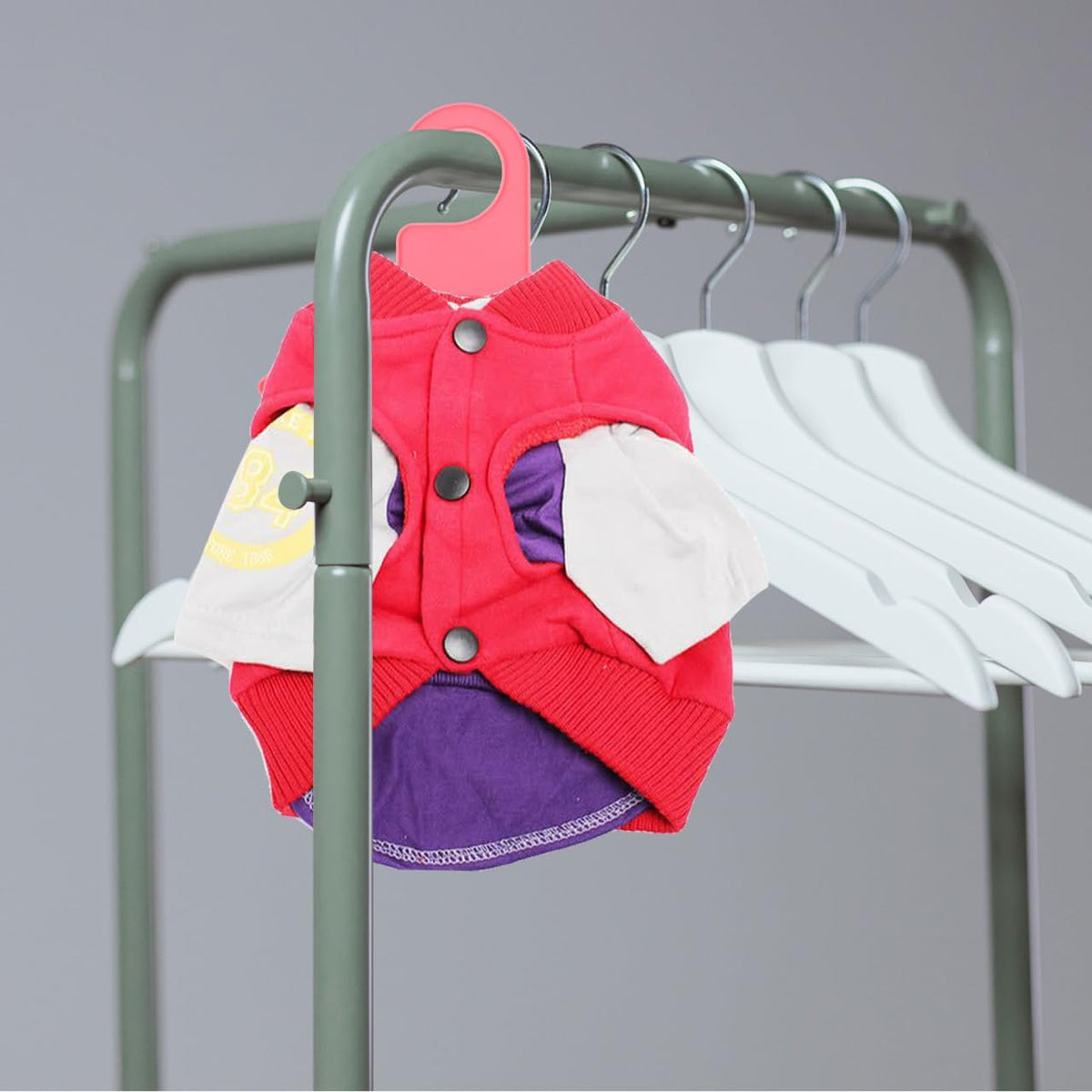 Pet Clothes Hanger Dog Clothes Hanger for Puppy and Cat Apparel Anti-Skid Clothing Hanging Rack Portable Plastic Pet Clothing Rack for Indoor and Outdoor Closet Organization