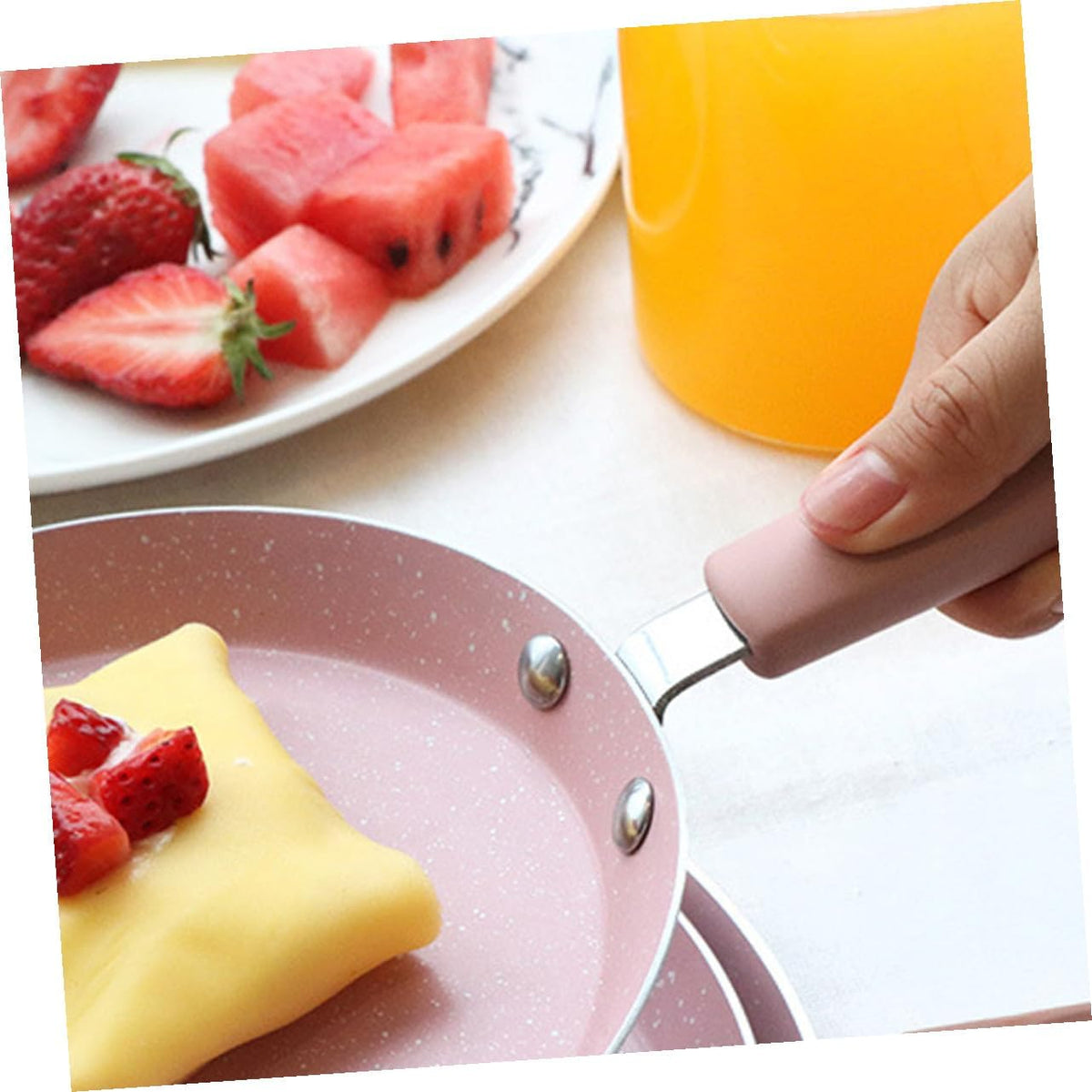 Aluminum Non Stick Omelette Pancake Pan 22cm Flat Bottom Pink