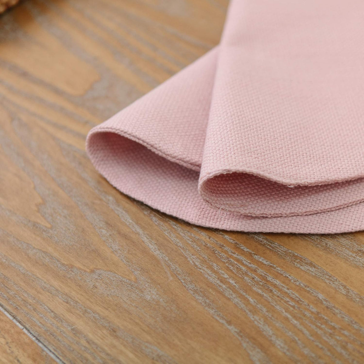 Set of 4 Round Placemat 15 Inch Soft Linen eco-Friendly Fabric Handcrafted Machine Washable Indoor & Outdoor Tablemat Baby Pink