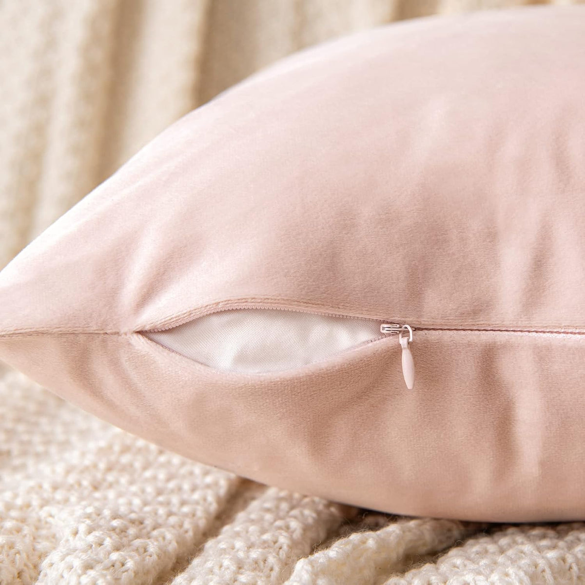Pack of 2 Velvet Throw Pillow Covers Decorative Square Pillowcase Soft Solid Cushion Case for Sofa Bedroom Chair Car 18x18 Inch Pink