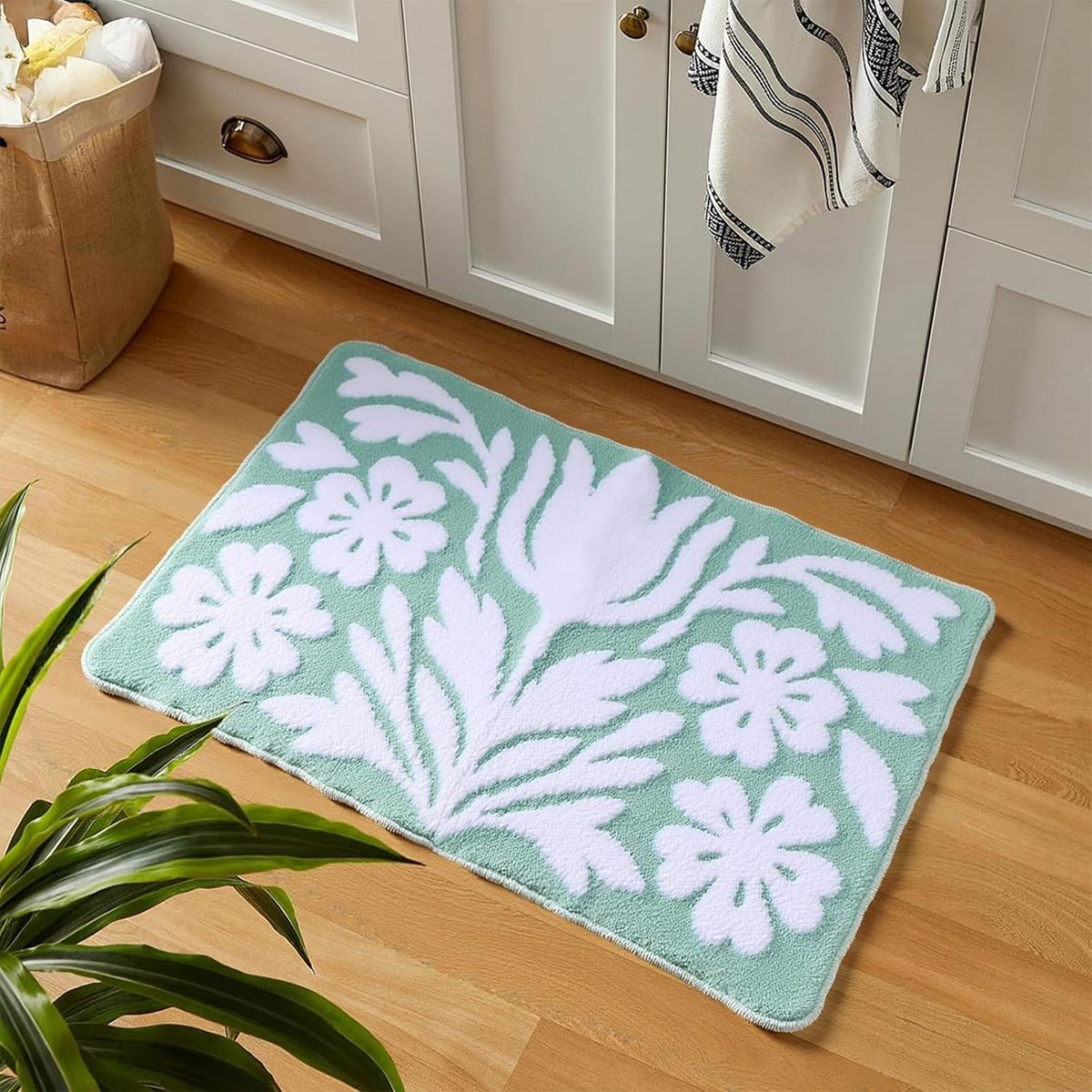 Sage Green Bathroom Rug Non-Slip Floral Boho Bath Mats Soft Plush Machine Washable for Room Decor Sink Tub Toilet(Green, 31" x 20")