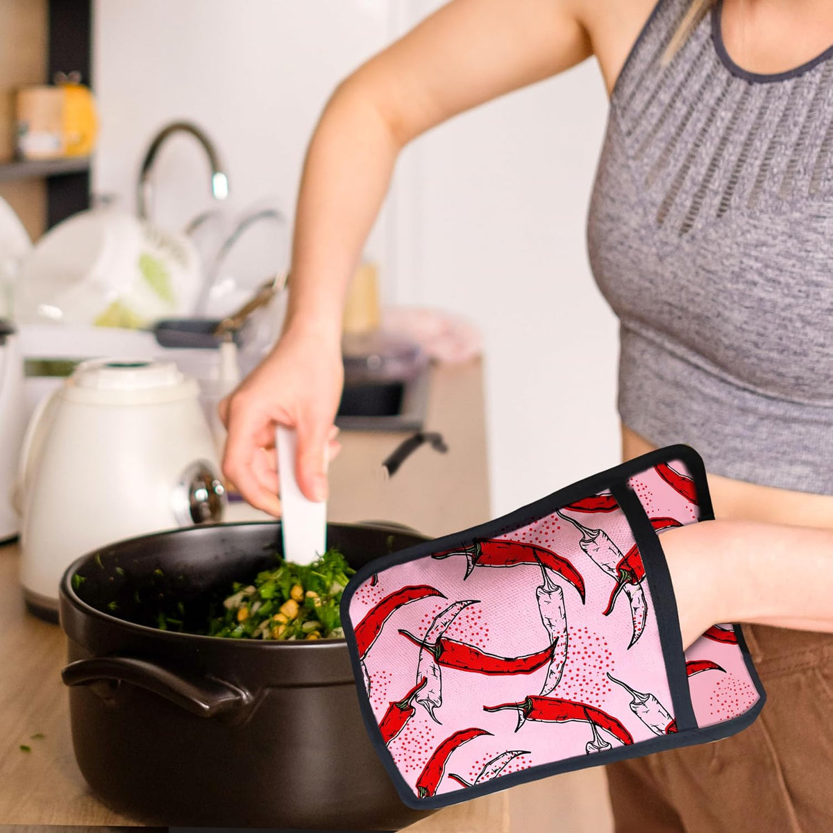 Pink Pepper Kitchen Pot Holders with Pockets, Trendy Red Chili Pepper Oven Pot Holders Heat Resistant Oven Mitts Hot Pads for Kitchen Baking Cooking