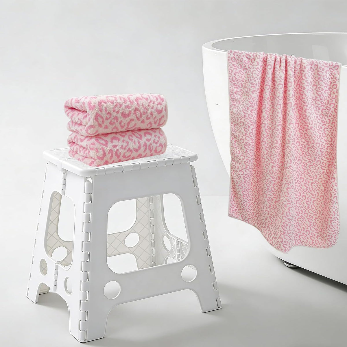 Pink Leopard Print Towels Set Ultra Soft Microfiber Absorbent Cute Animal Pattern Bath Towel Bundle Quick Dry Towels for Bathroom Spa Gym Pool (2 Hand Towels+1 Bath Towel)