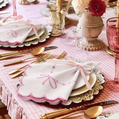 Set of 4 Pink Bow Cloth Napkins 18 x 18 Inch Embroidery Scalloped Coquettish Cloth Napkins Table Decor 100% Cotton Machine Washable Supplies for Table Decorations
