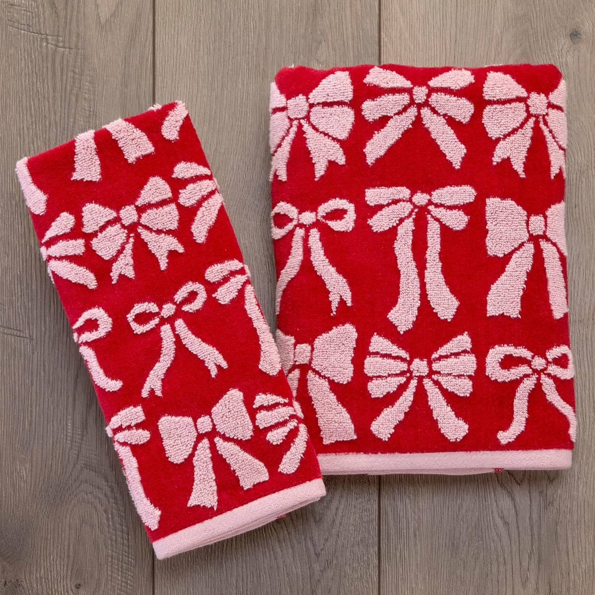 SKL Home Christmas Bow Bath Towel, 100% Cotton Jacquard, Red/Pink