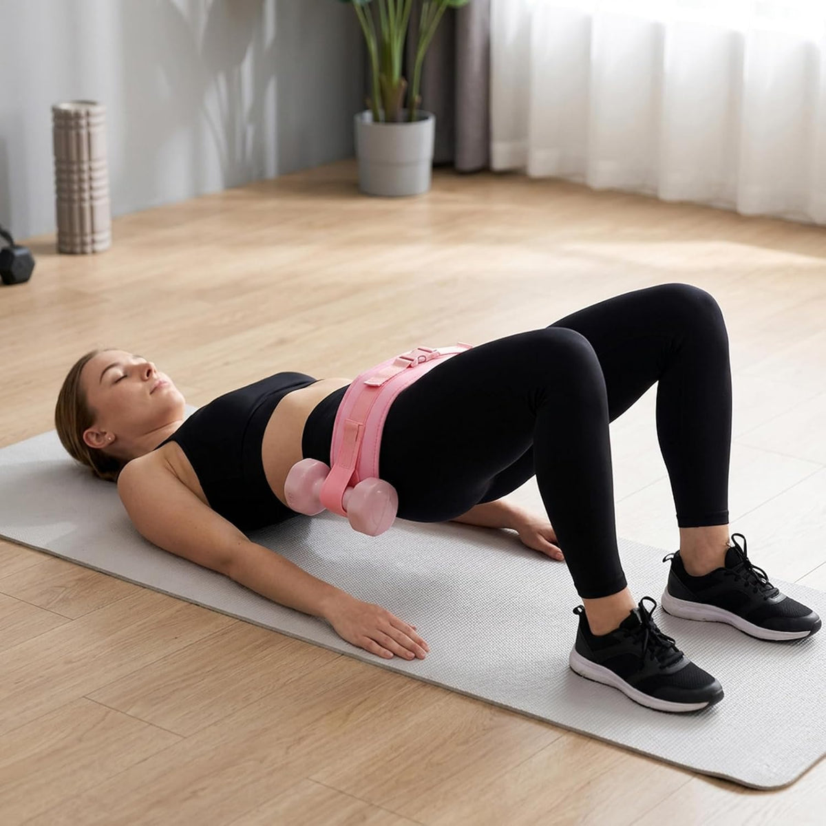 Hip Thrust Belt for Dumbbells, Wide Padded Support for Home Workouts, Adjustable Strap for Squats and Glute Bridges, Pink Training Belt for Fitness Enthusiasts and Gym Trainers