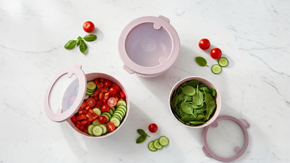 Plastic Mixing Bowls with Lids, 8-Piece Airtight Leak-Proof Nesting BPA-Free Prep Bowl Set for Kitchen & Food Storage, 500ml, 1300ml, 2600ml & 4200ml, Microwave & Dishwasher Safe (Pink)