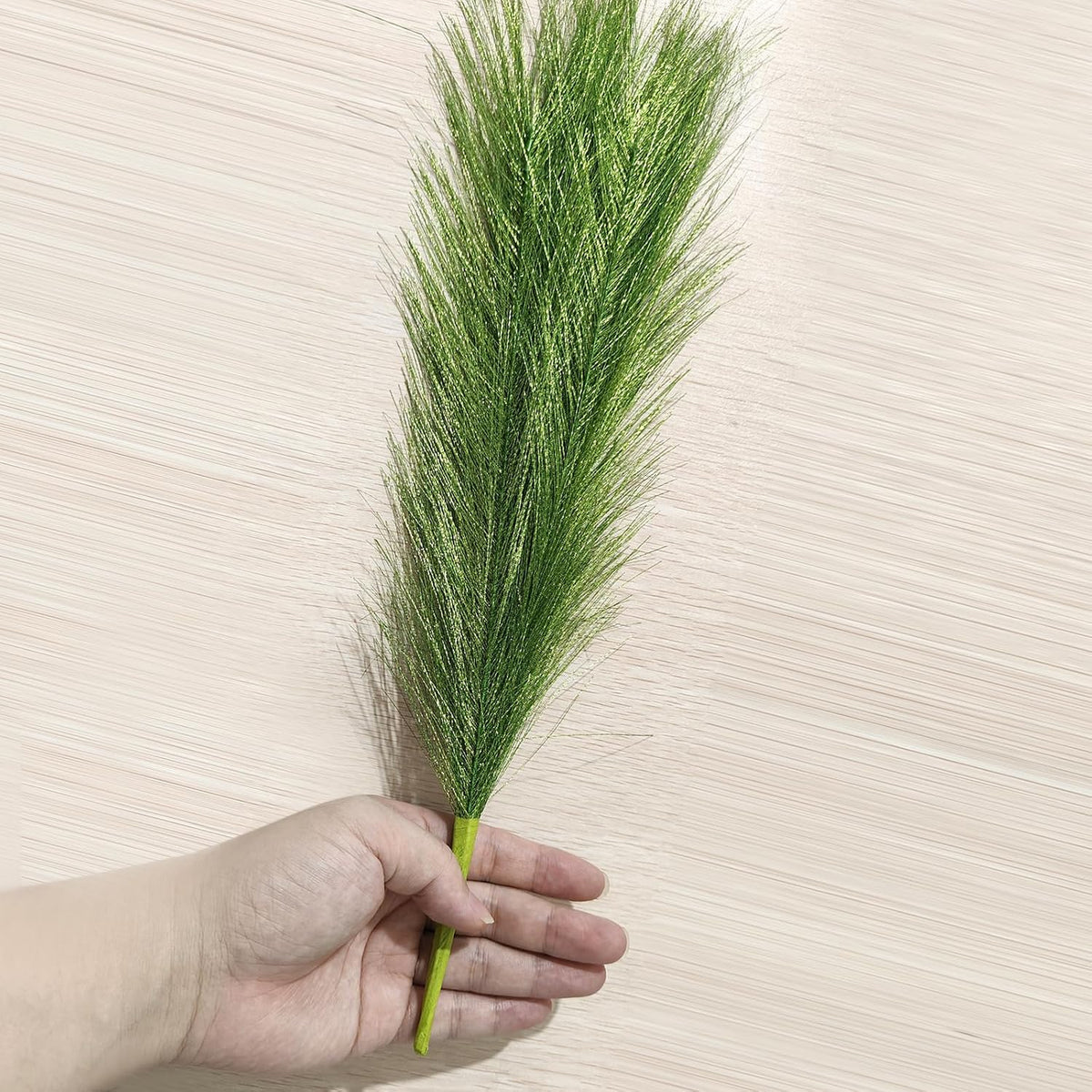 2Pcs Faux Pampas Grass Small 45cm/17.7" Fake Fluffy Pampas Grass 7 Branches Artificial Vase Filler for Home Office Vase Wedding Decoration Pink