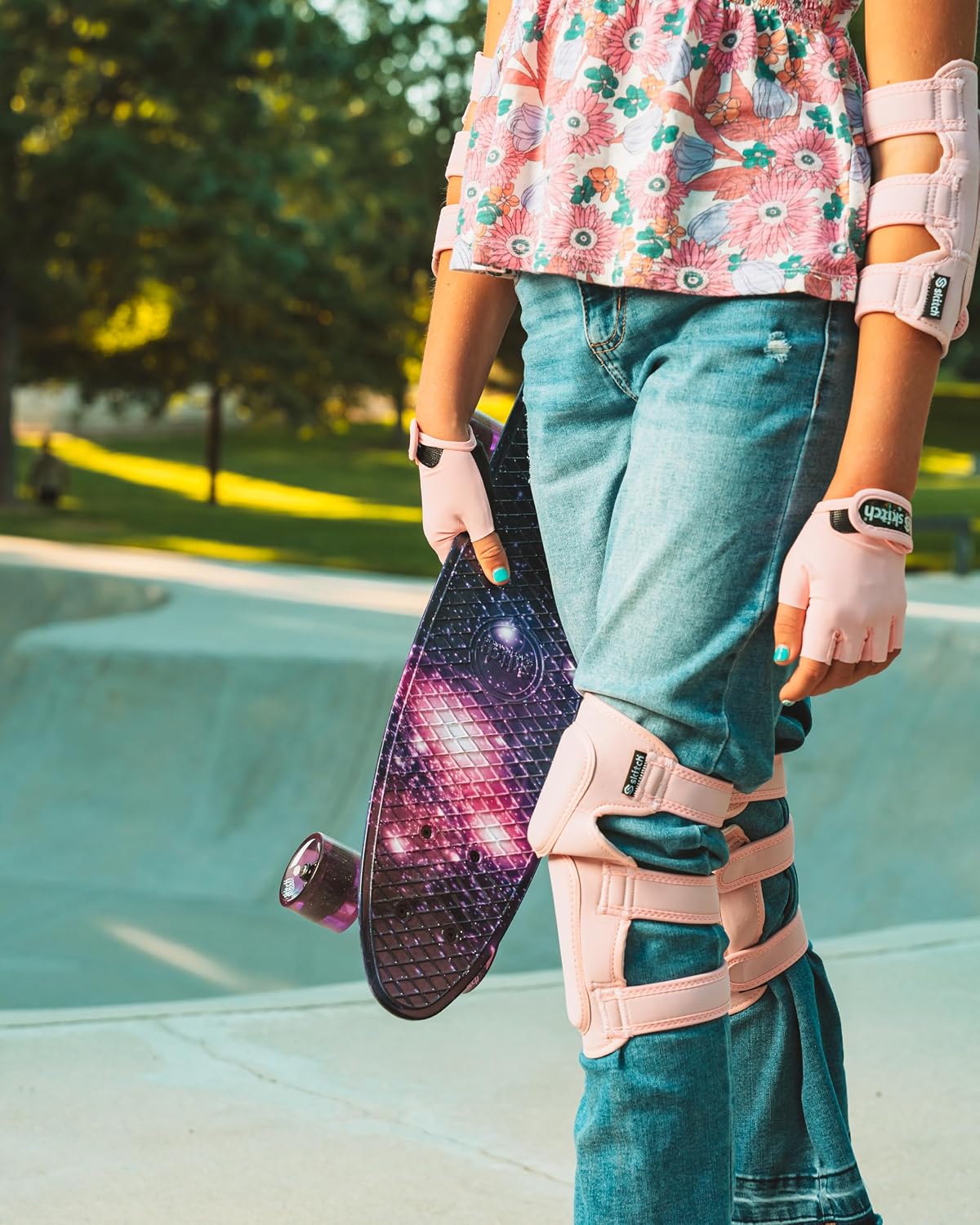 SKITCH Skateboards for Kids, Teens and Adults | Premium Skateboard Gift Set for Beginners and Pros Complete with Mini Cruiser Board + Skateboard Backpack + Video Course + Speed Control + Skate Tool