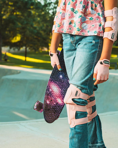 SKITCH Skateboards for Kids, Teens and Adults | Premium Skateboard Gift Set for Beginners and Pros Complete with Mini Cruiser Board + Skateboard Backpack + Video Course + Speed Control + Skate Tool