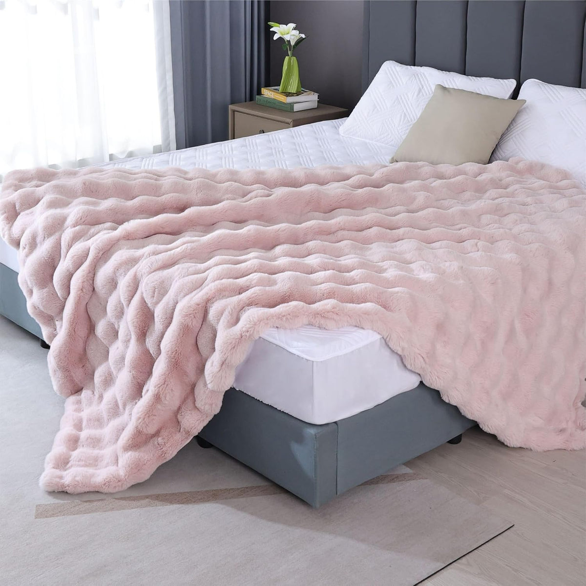 Pink Fluffy Faux Fur Throw Blanket for Bed Couch Living Room Fuzzy Bubble Cozy 50x60 Decorative Throw Blanket Rabbit Fur Bunny Blanket Home Decor 860 GSM