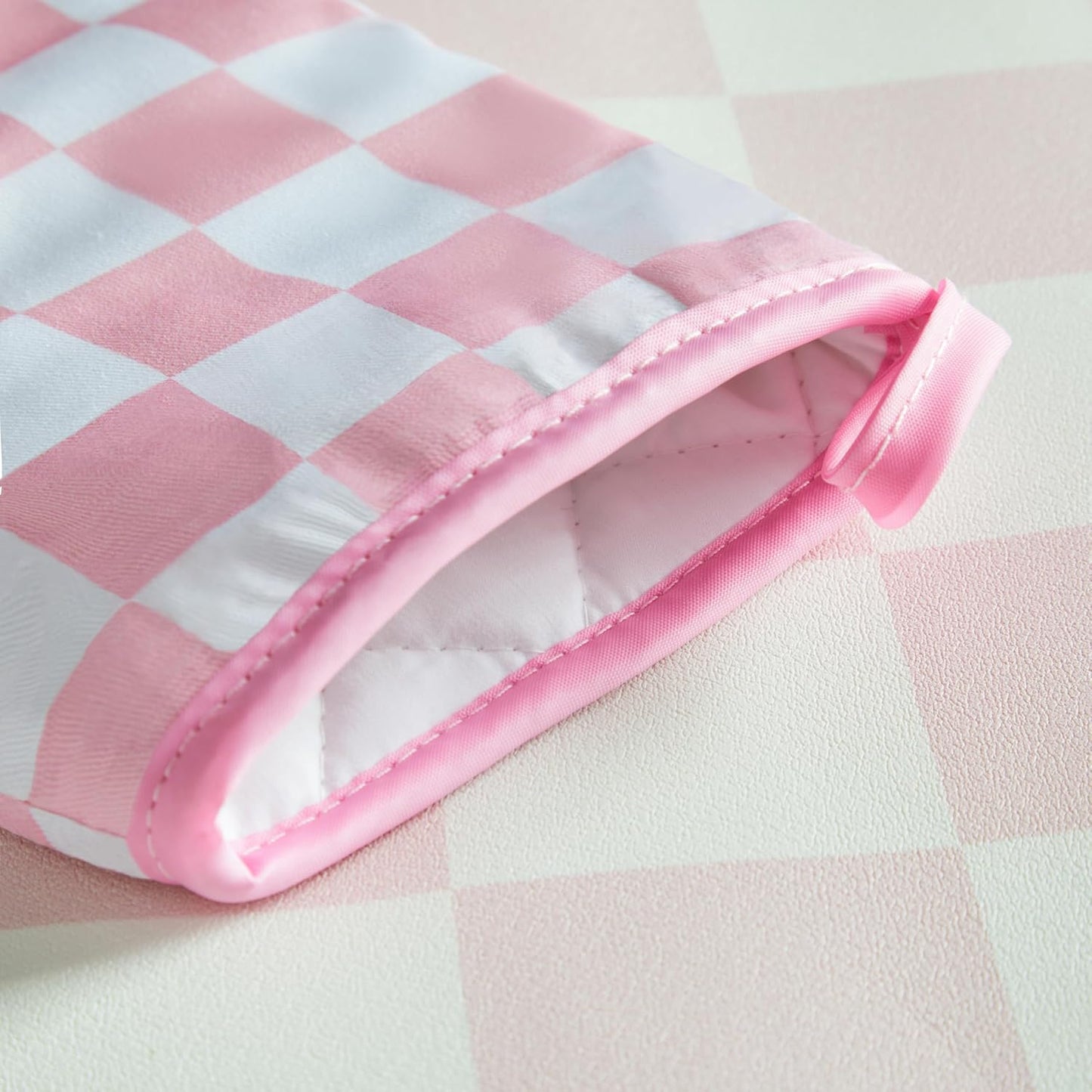 Pink Checkered Oven Mitts Heat Resistant, Vintage Retro Checkerboard Cute Oven Mitts, Non-Slip Silicone Kitchen Gloves 1 Pair 7''x13''