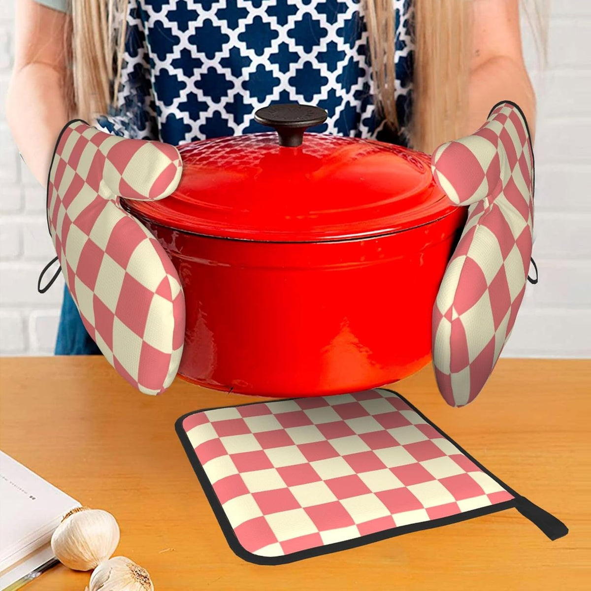3PCS Oven Mitts and Pot Holders Sets, Pink and Beige Checkered Oven Mitts Set Heat Resistant Kitchen Microwave Gloves Safe for Baking,Cooking, BBQ