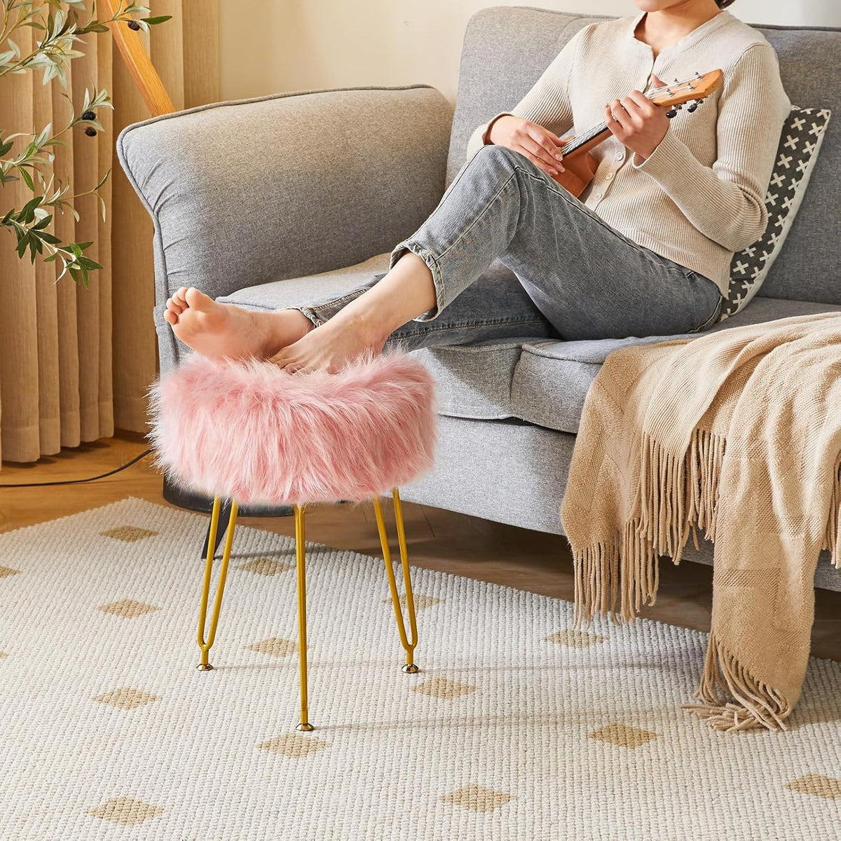 Faux Fur Vanity Chair, Furry Makeup Stool Ottoman, Pink LG-32P