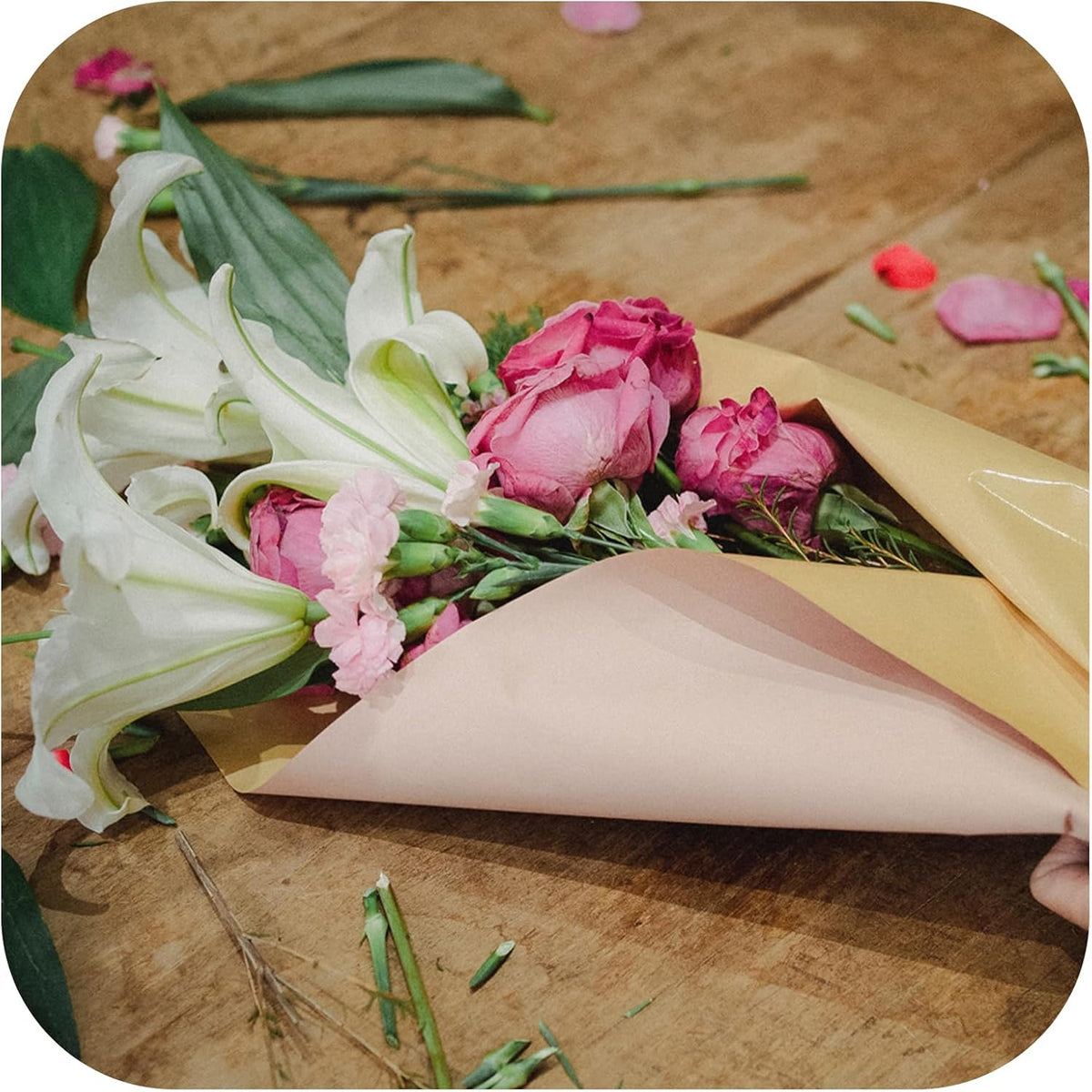 Waterproof Floral Wrapping Paper, 22×22 Inch Double Sided Flower Shop Paper, Floral Wrapping Paper for Fresh Flowers Bouquet Gift Packaging Korean Florist Supplies 20 Sheets(Peach Pink + Gold)