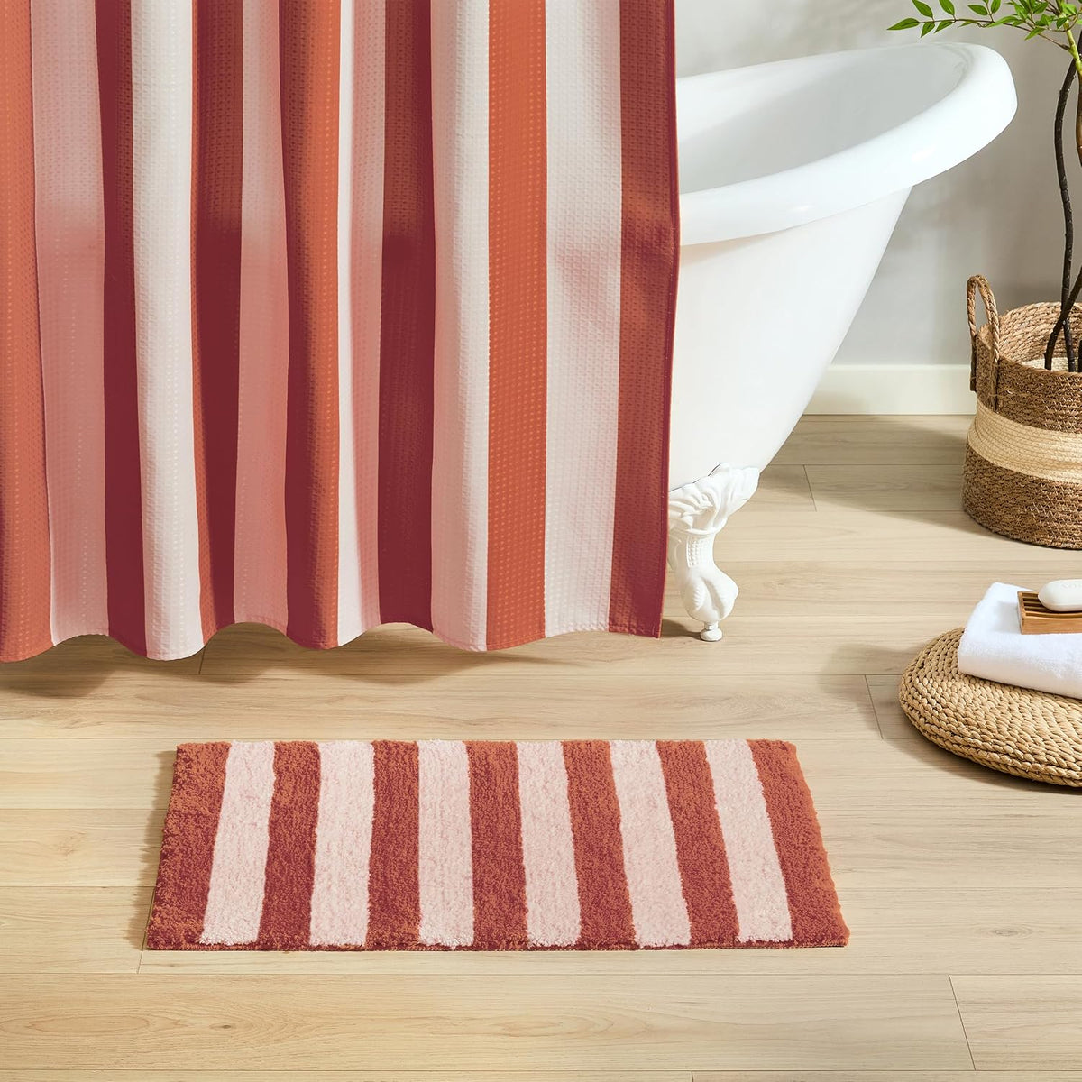 Bath Mat with Striped Design, Microfiber Absorbent Non Slip Tufted Rug for Floor, Shower or Kitchen (20x32 inch, Blush)