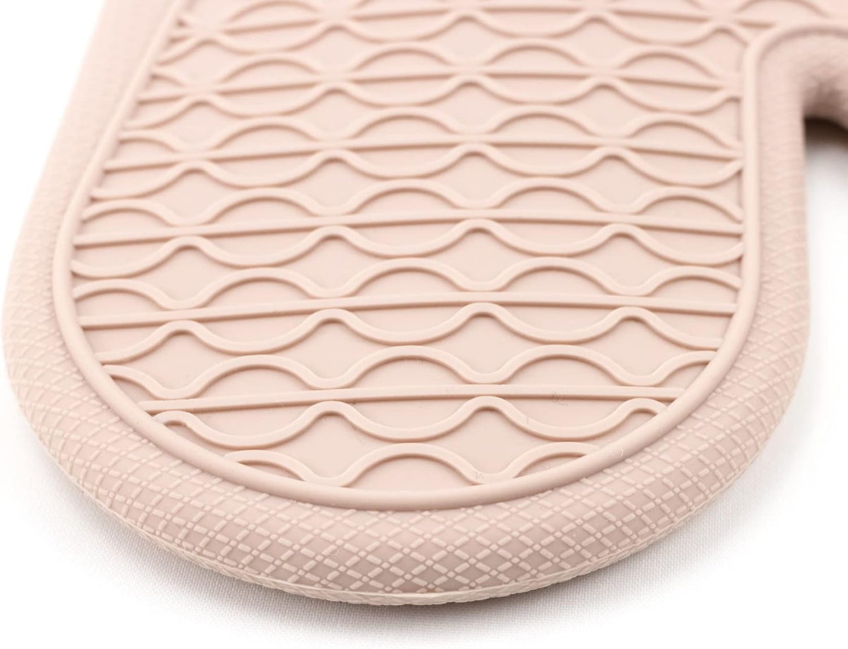 Silicone Oven Mitts Heat Resistant Oven Mitts Set with Soft Quilted Cotton Lining, Gloves Pot Holders and Oven Mitts Sets for Kitchen Cooking and BBQ, Easy Clean 2-Piece Set (Pink)