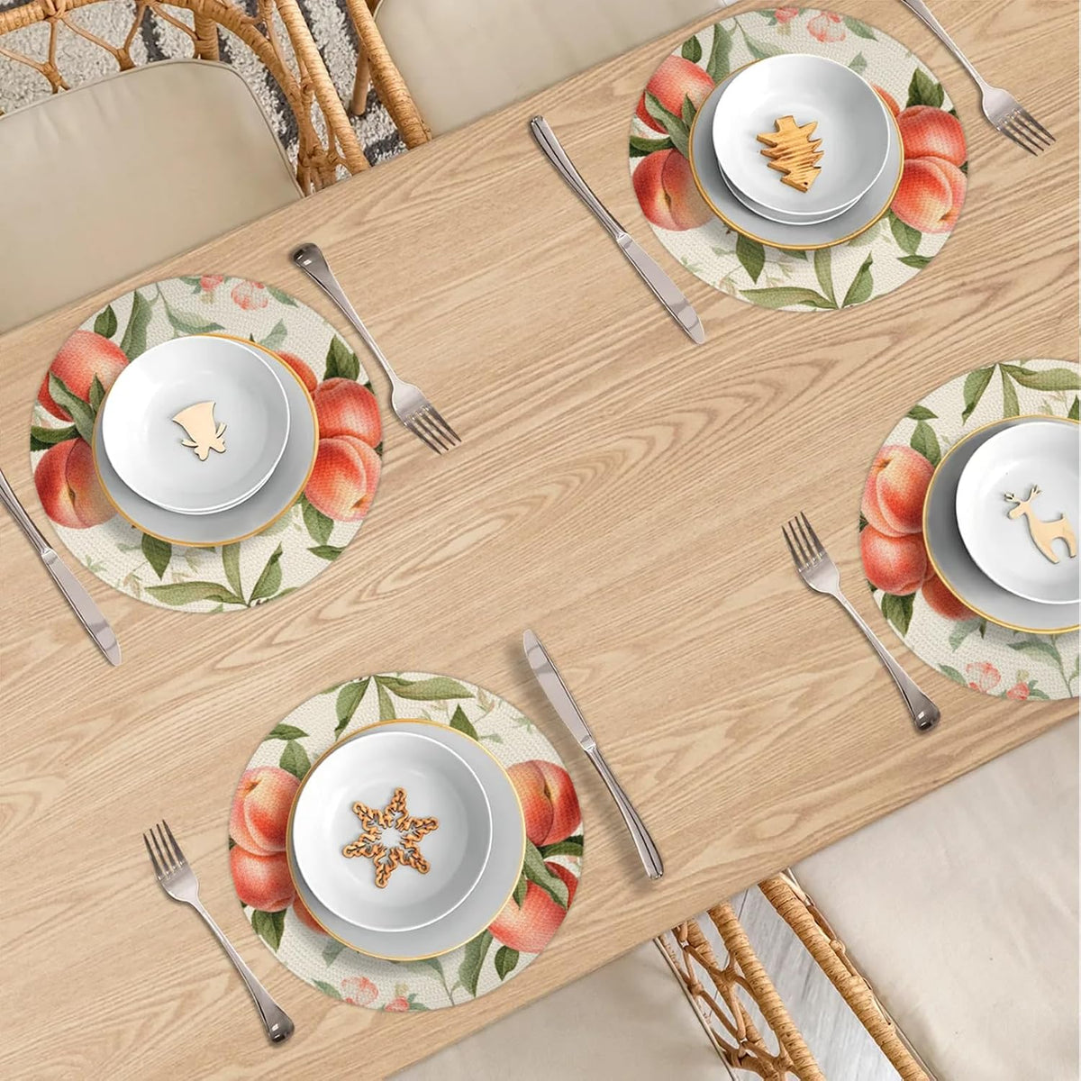 Peach Pattern Table Mats Set of 4 Circle 12.6" Reusable Round Dish Mats for Wedding Circular Placemats for Kitchen Holiday Braided Place Mats Home Party Dining Decor Protected Table