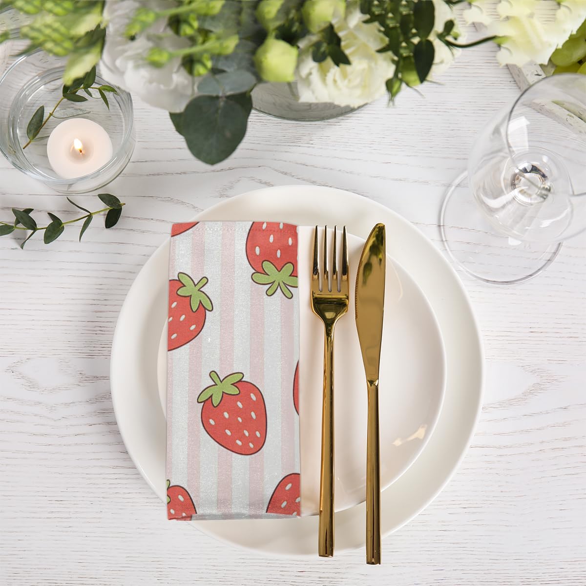 Pink Striped Strawberry Pattern Cloth napkins-4-pack 20 * 20 inch Reusable,Ultra Soft Fabric Napkins Suitable for Family Gatherings,Holiday Parties,Restaurants,and Home Decor.