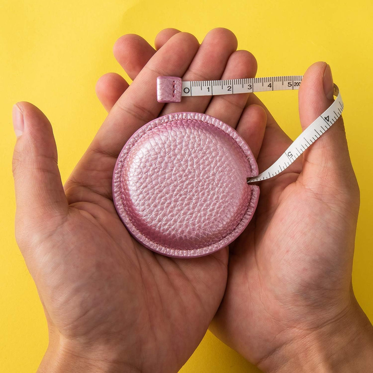 Tape Measure for Body Measuring, 79Inch/2Meters Retractable Measuring Tape for Body Fabric Sewing Tailor Cloth Knitting Craft Measurements Dual Sided