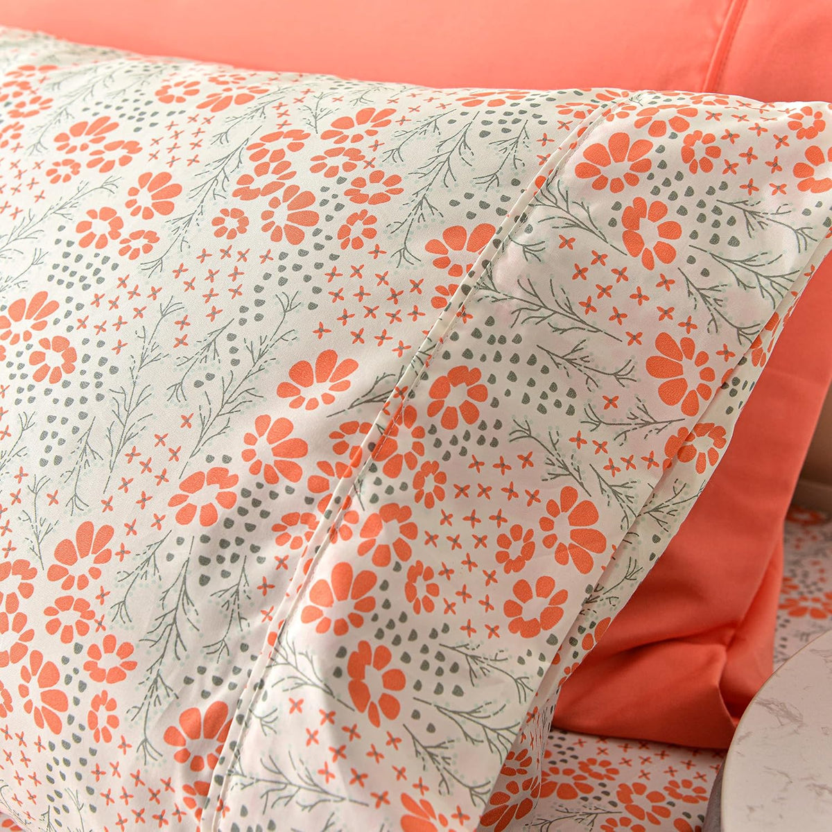 Ultra-Soft Microfiber Sheet Set - Double Brushed - Wrinkle and Stain Resistance - Fit 14 inches Deep Pocket - 6 Pieces Set (Queen, Peach Floral)