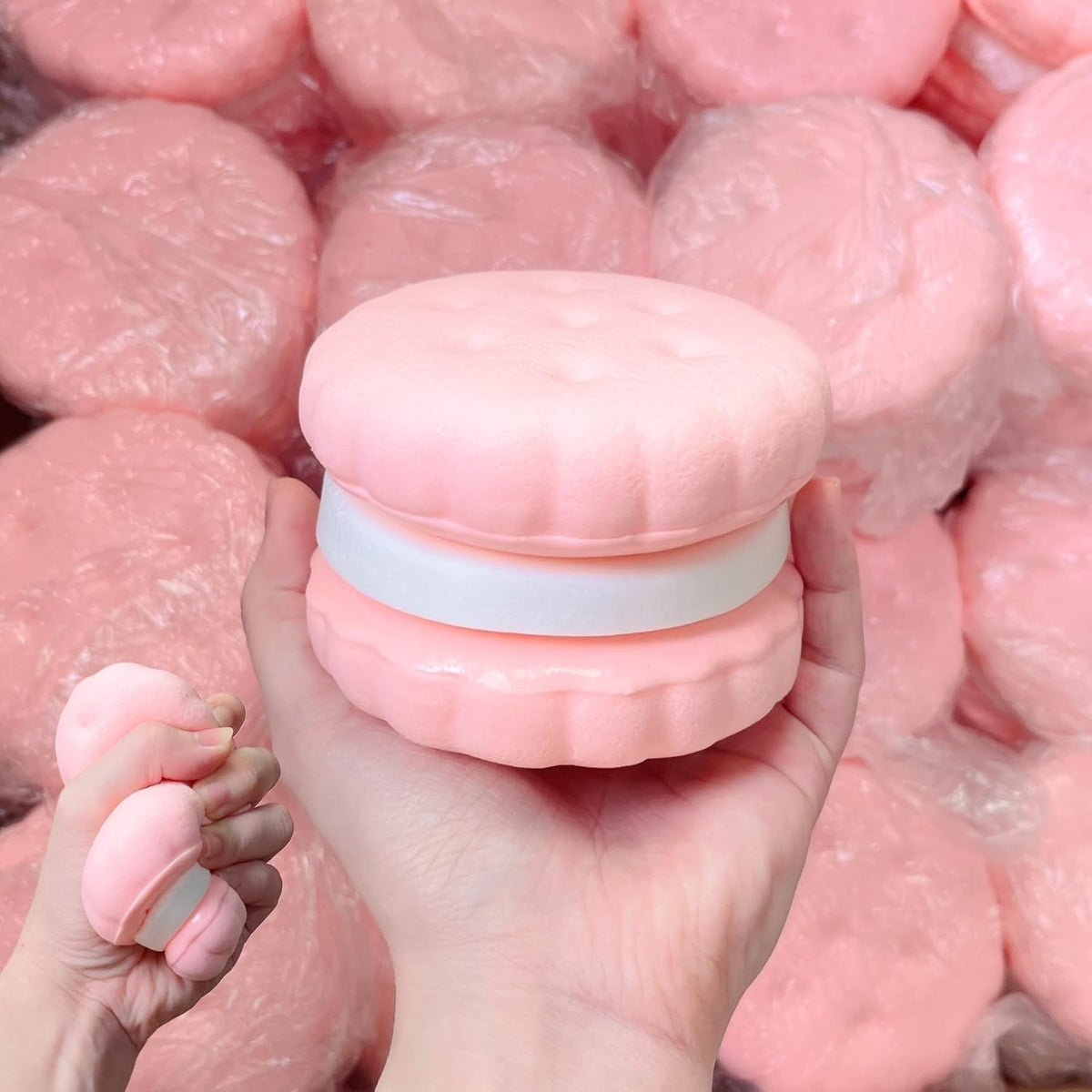 3.5 Inch Slow Rising Squishy Toys, Super Soft Cookie-Shaped Slow Rising Squishies, 3 Layers Realistic Sandwich Cookie Squeeze Toy, Food Squishies for Decompression Stress Relief (Pink)