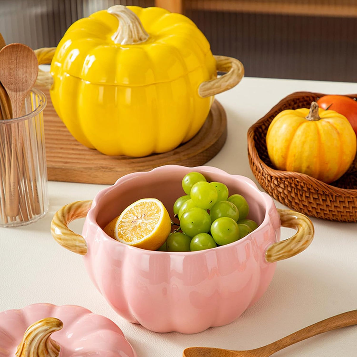 Pumpkin Soup Bowl, 64oz Ceramic Pumpkin Pot with Lid (Pink)