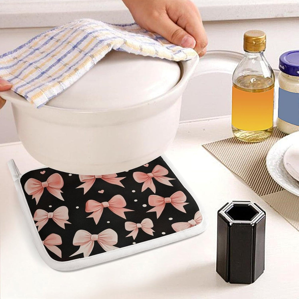 Light Pink Bows White Dots and Hearts Oven Mitts and Pot Holders Set, Heat Resistant Kitchen Gloves and Potholders for Cooking, Baking, Grilling and BBQ