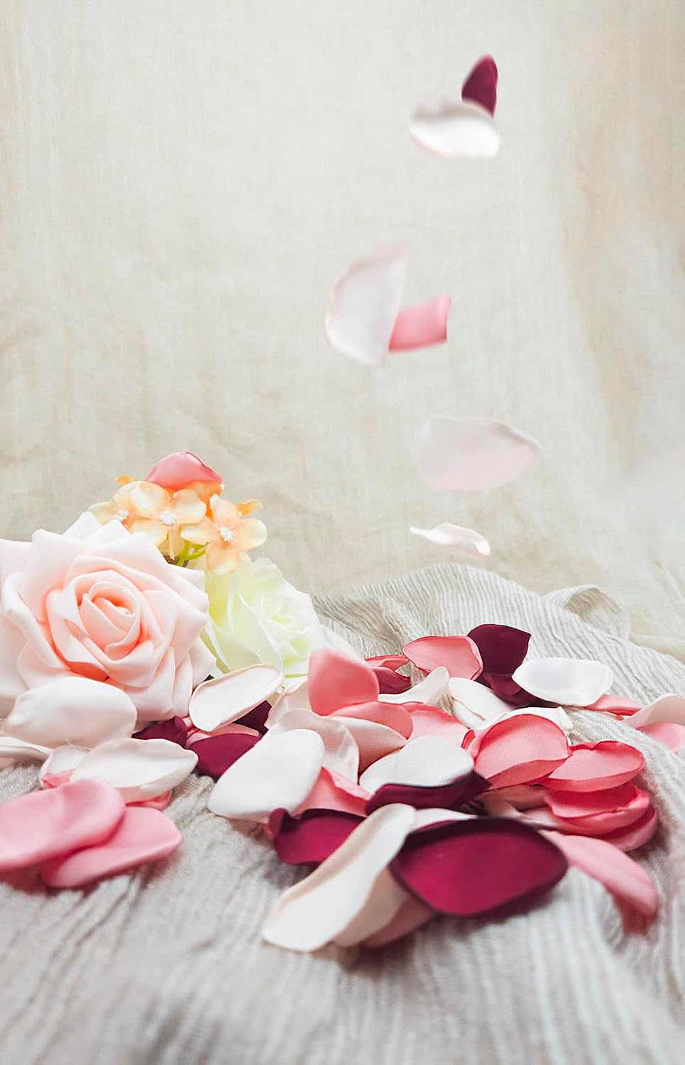 200Pcs Silk Rose Flower Petals For Valentine's Day,Wedding Flower GirlBasket,Aisle Scatter,Table Centerpieces,Romantic Night Decoration,3.5cm Each(Pink Series）