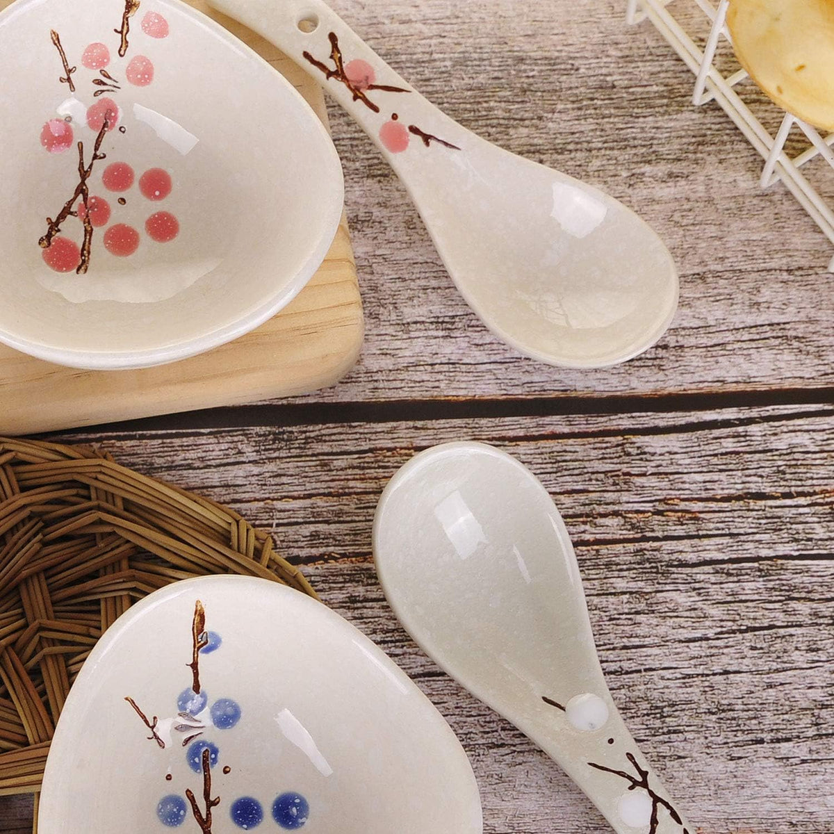 Set of 4 Chinese/Japanese Ceramic Soup Spoons, Pink Cherry Blossom in Snow Pattern Ceramic Spoon Suitable for Soup