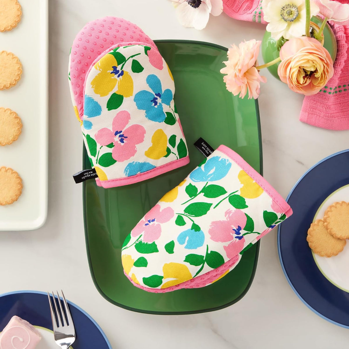 Painterly Bouquet Mini Oven Mitt 2-Pack Set, Heat Resistant, 100% Cotton with Printed Non-Slip Silicone Grip, Pink/Green/Blue, 5.5"X8"
