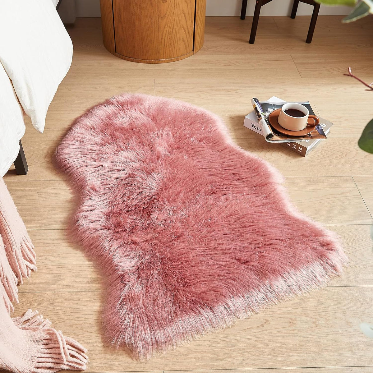 Faux Fur Rug, Blush Pink Small Area Rug, Fluffy Sheepskin Rug, Fuzzy Ultra Soft 2 x 3 ft Shag Rugs for Bedroom Sofa Throw Cushion Room Decor, Sheepskin