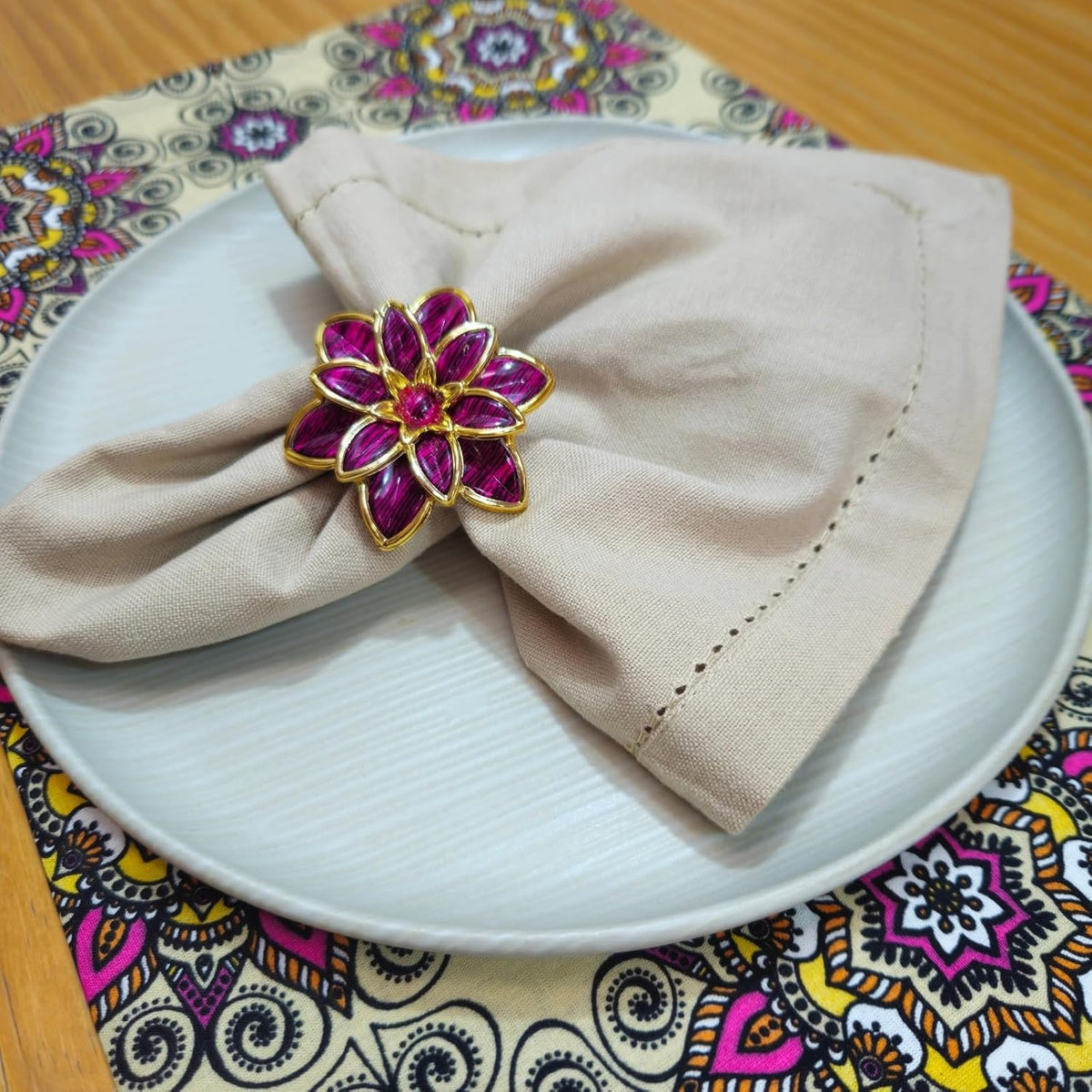 Charlo's Set of 4 Party Delicate Flower Napkin Rings for Wedding, Thanksgiving, Christmas, Wedding, Banquet, Birthday (Pink Party)
