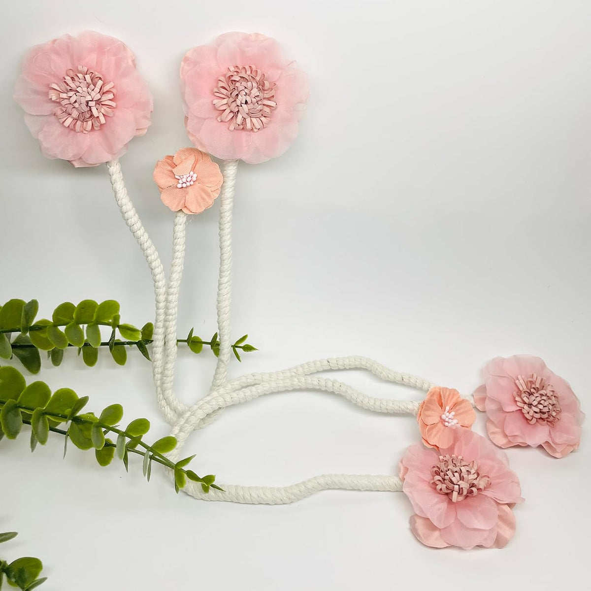 2 Packs Flower Curtain Buckle,Handmade Artificial Flower Curtain Holdbacks Clips,Flexible Curtain Tiebacks Clips Elegant Decorative for Living Room Bedroom(Pink)