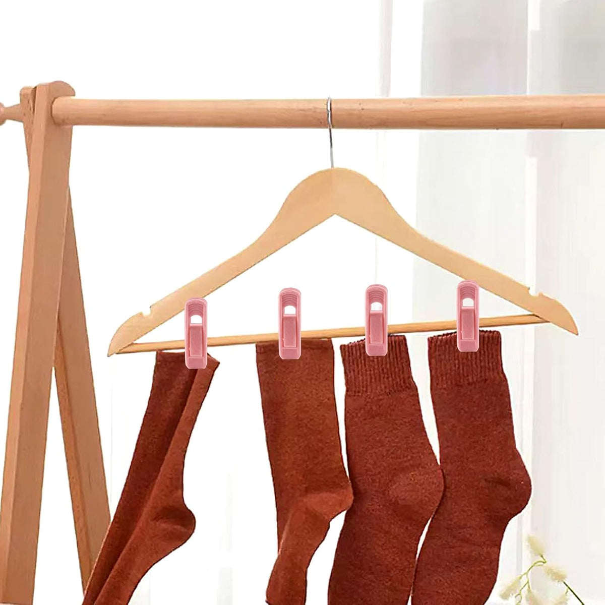 Litoexpe 20 Pcs Pink Velvet Hangers Clips