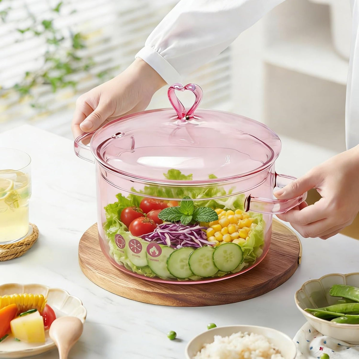 1900ml Pink Glass Cooking Pot with Heart-shaped Lid, Simmering Pot for Stovetop, Oven, and Dishwasher Use, Ideal for Pasta Soups Potpourri