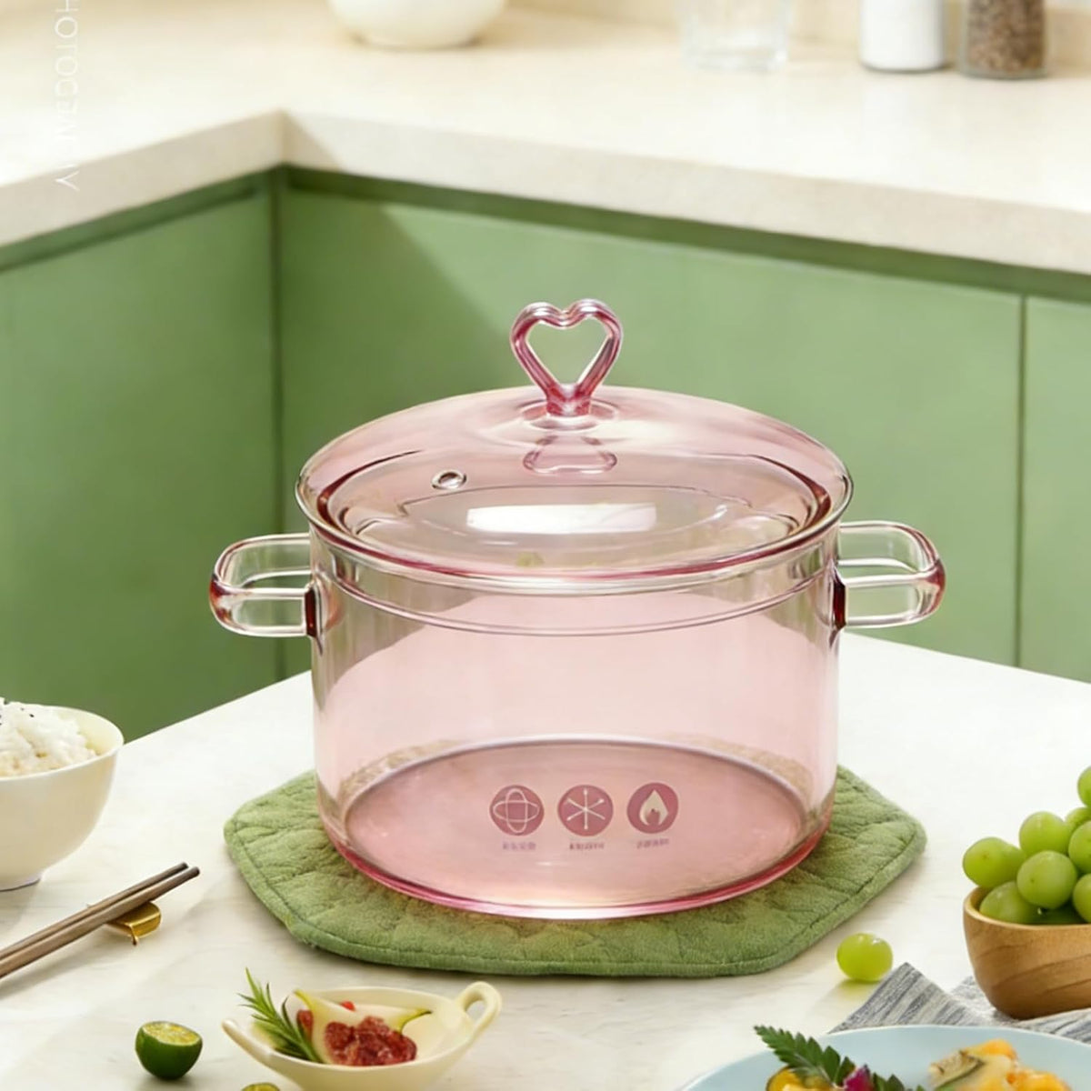 1900ml Pink Glass Cooking Pot with Heart-shaped Lid, Simmering Pot for Stovetop, Oven, and Dishwasher Use, Ideal for Pasta Soups Potpourri