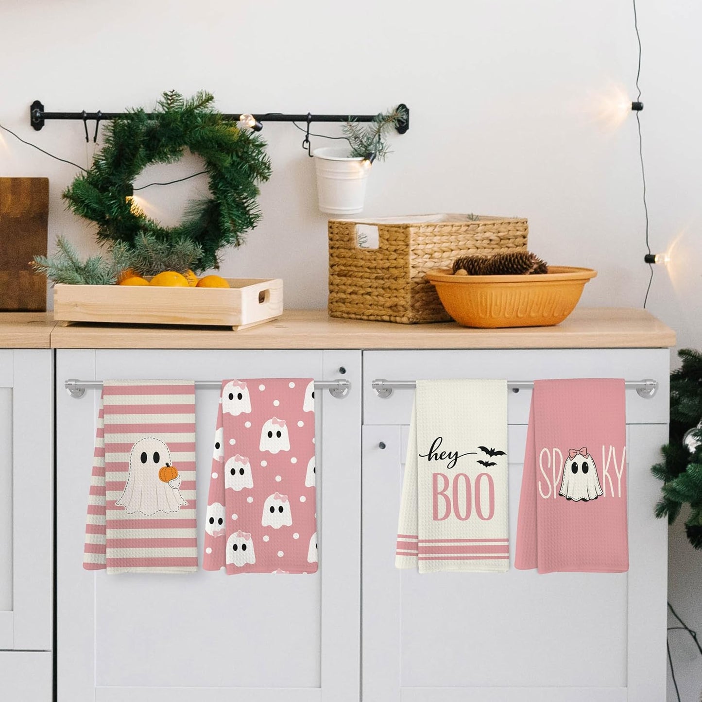 Pink Halloween Ghost Kitchen Dish Towels, Halloween Bathroom Decor, Preppy Girly Gothic Spooky Cute Ghost Pumpkin Hey Boo Hand Towels for Bathroom Kitchen Decor, 16x24in Set of 4