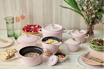La Cocotte de GOHAN Sorbet Rose Z1030-213 La Cocotte de Gohan Sorbet Rose M 6.3 inches (16 cm) Pink Rice Pot, 2 Pieces, Cast Iron Pot, Rice Cooker