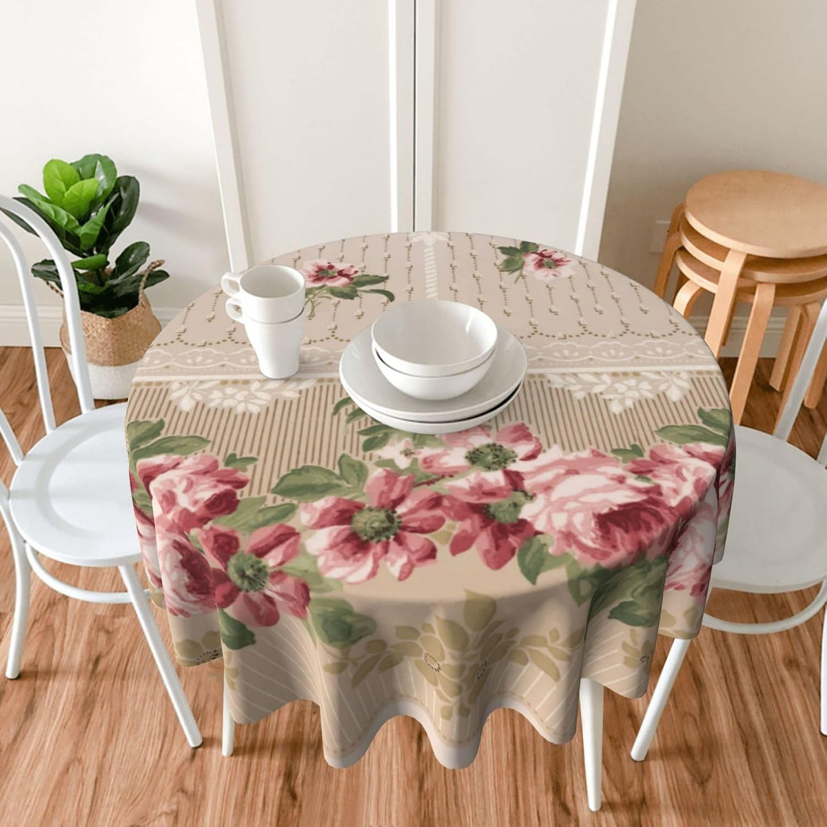 Romantic Victorian Pink Floral Round Tablecloths 60 Inch Decorative Washable Fabric Table Covers for Dining Kitchen Party Outdoor