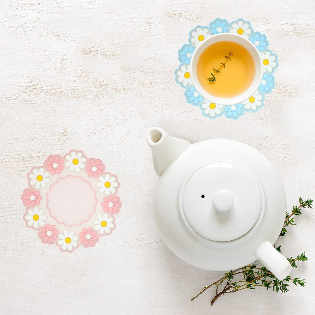 Coasters for Drinks, Cute Coaster for Coffee Table Set of 4 Non-Slip PVC Silicone Coasters for Tabletop Protection, Daisy Flower Pattern Heat Insulation Placemat (2 Pink+2 Blue)