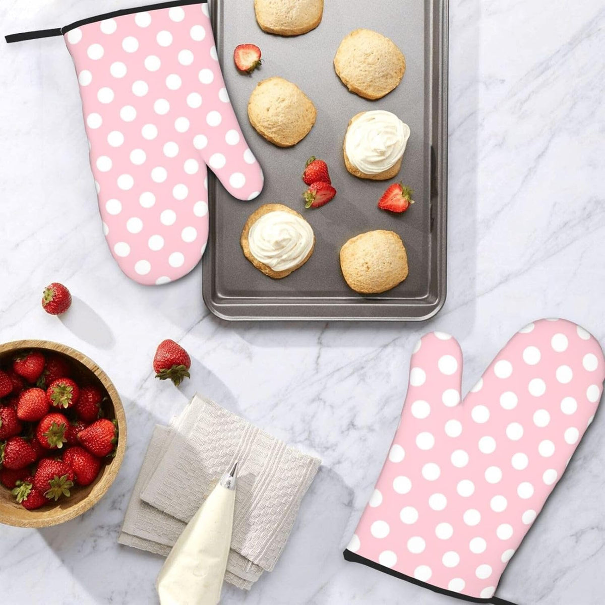 Light Pink Polka Dot Print Oven Mitts for Women, Cute Kitchen aid Oven Mitts Heat Resistant with Cotton Lining