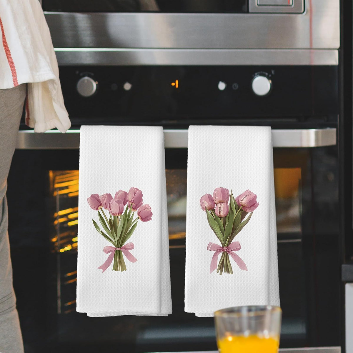 Pink Bows Tulips Bouquet Kitchen Towels Set of 2, Coquette Pink Tulip Girly Aesthetic Hand Towel for Kitchen Bathroom, Spring Floral Botanical Decorative Tea Dish Towels 16x24 Inch