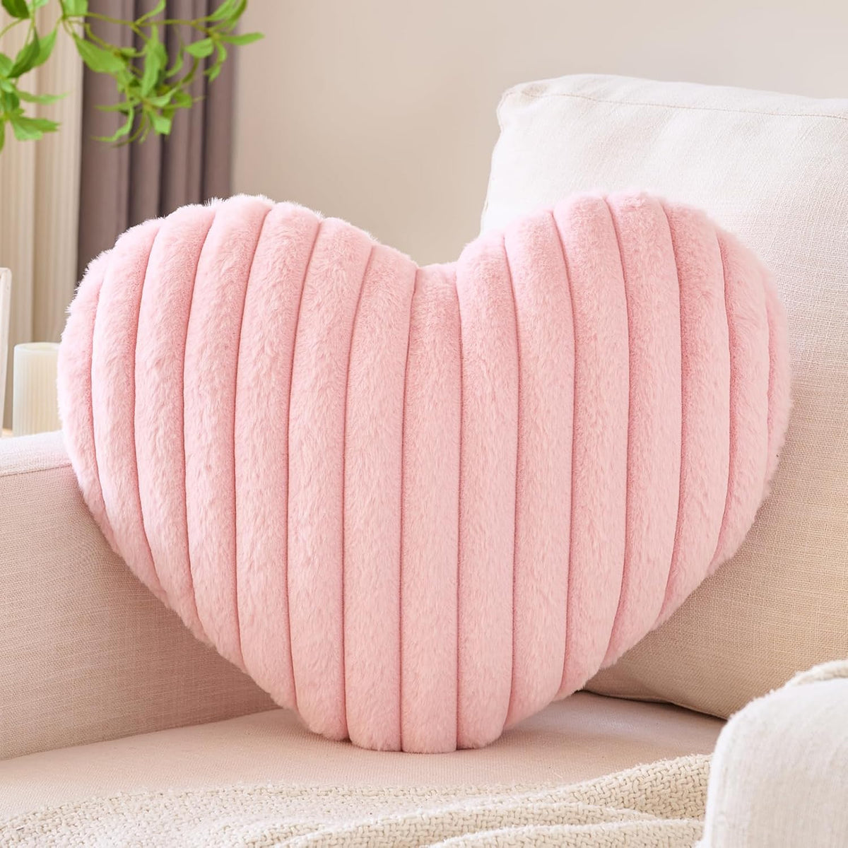 Heart Pillow, Heart Shaped Pillow with Soft Plush for Couch Bed, Decorative Throw Pillows for Bedroom Livingroom, Cozy Heart Pillows Home Decor Pillow Cushion (Pink, Large 19.6" x 15.7")