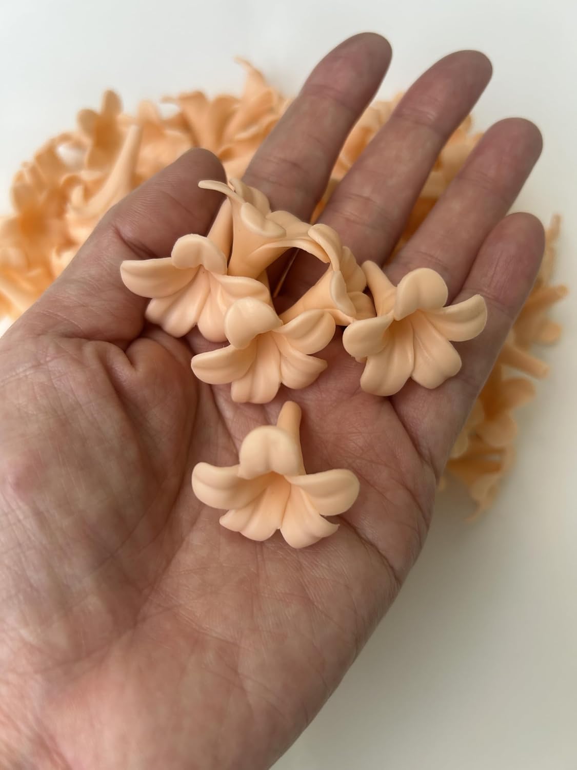 100 PCS Small Puakenikeni (04) Clay Flowers for Jewelry Making DIY Craft Supplies (Peach)