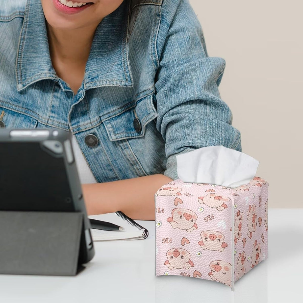 Modern PU Leather Tissue Cube Holder Hearts Pig Tissue Box Cover for Living Room Bedroom Print Square Tissue Box Holder Pink Desk Nightstand Facial Paper Organizer Home Decor