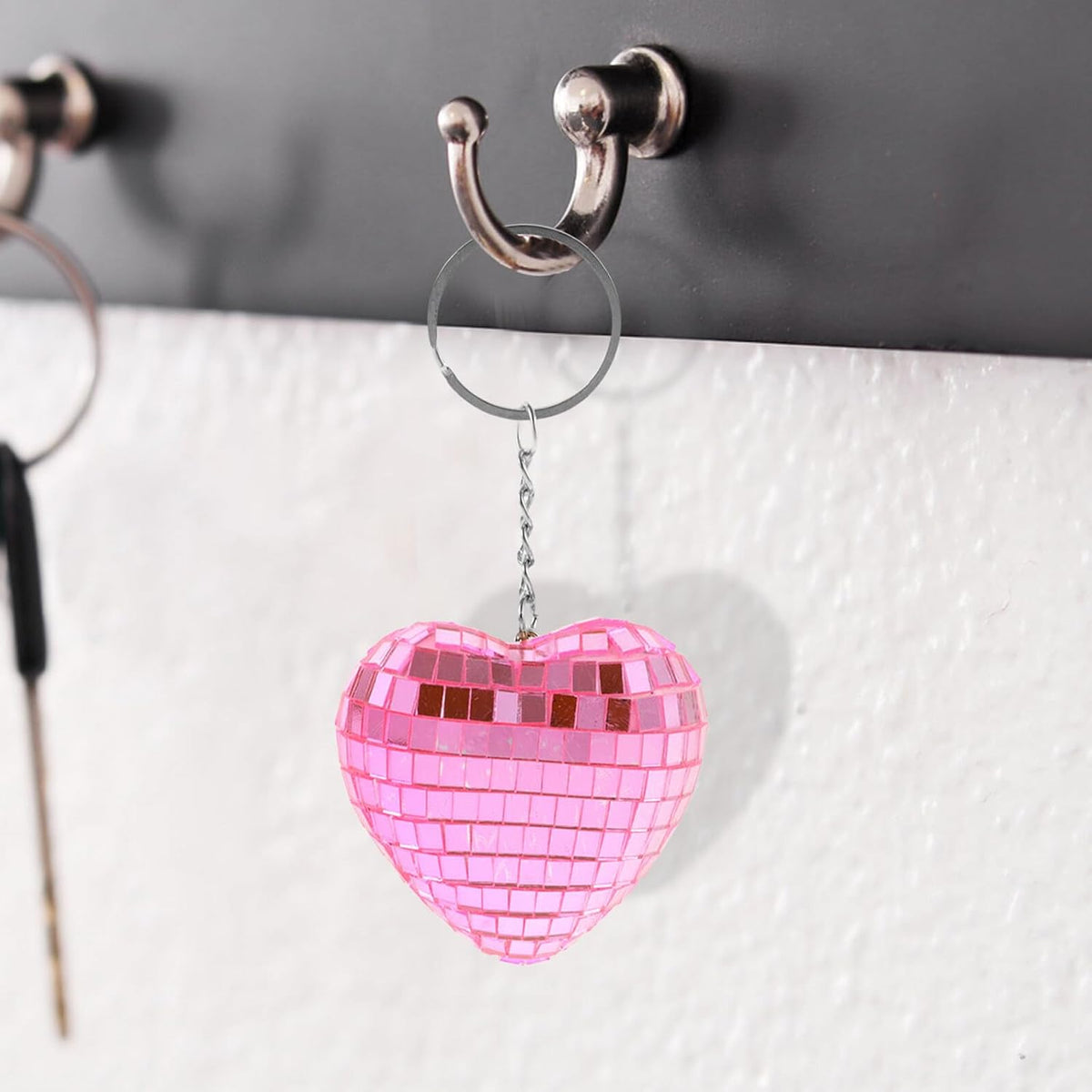4pcs Pink Heart-shaped Reflective Mirror Disco Ball Keychains, Mini Bag Hanging Ornaments for Party Favors and Christmas Decorations