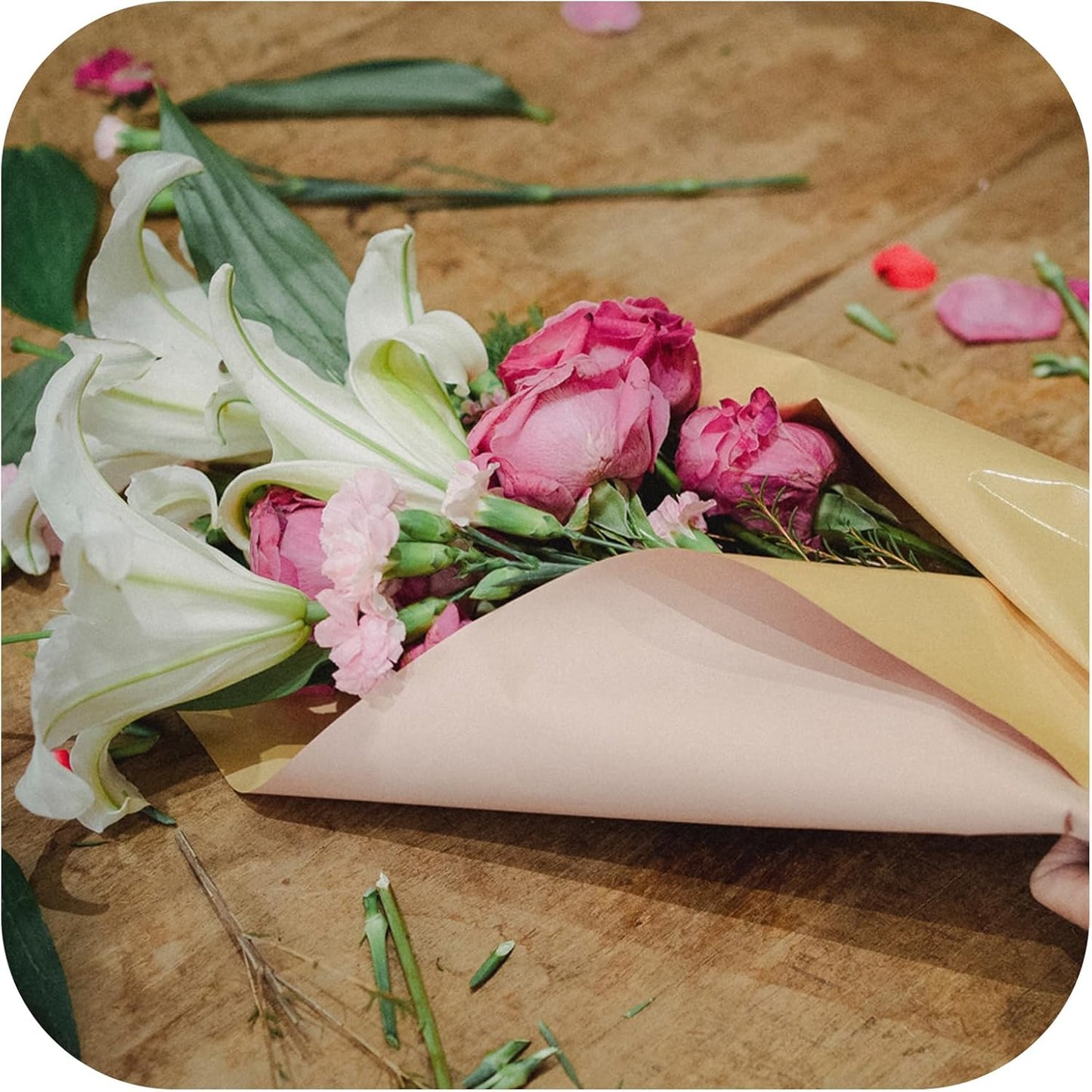 Waterproof Floral Wrapping Paper, 22×22 Inch Double Sided Flower Shop Paper, Floral Wrapping Paper for Fresh Flowers Bouquet Gift Packaging Korean Florist Supplies 20 Sheets(Peach Pink + Gold)